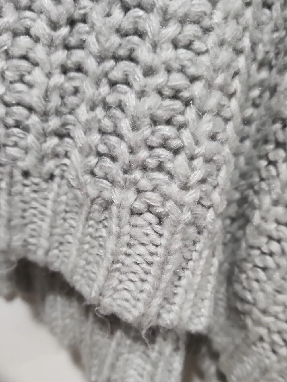 Universal Thread Light Gray Chunky Crewneck Sweater